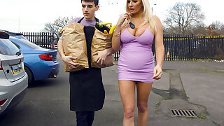 Busty MILF Michelle Thorne seduces the store’s employee - Michelle Thorne