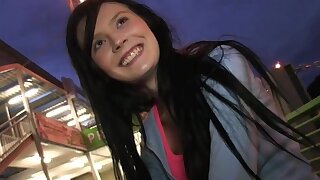 Amore Creampie Adorabile teen giovane ceco si cum interno posteriore della macchina