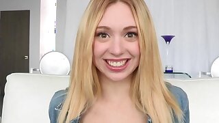 Anni dell'adolescenza ama cazzi enormi - Dirty blonde ottiene sporco
