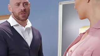 Brazzers - Insegnante sporca Ryan Keely scopa papà studenti