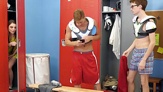 Teen Megan Marx è stato catturato nello spogliatoio - Megan Marx