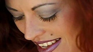 Sto trafitto - procace Donita Dudes ha piercing figa