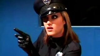 Stanza degli interrogatori di polizia hardcore!