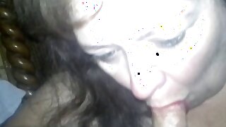 Mamma che soffia non suo figlio a Facial