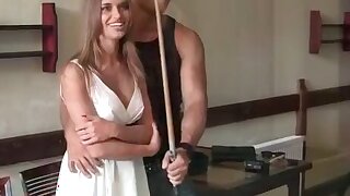 Sesso di gruppo seni con uno studente a una festa