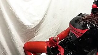 Amateur cd in latex masturbating dildoing