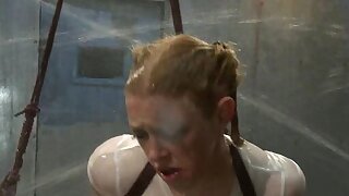 Acqua, Bondage, Urla, orgasmi e grandi tette bagnate