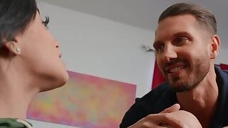 Sculacciata video porno con Savannah Sixx e Quinton James