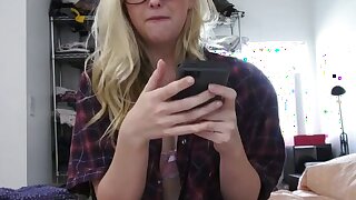 Bionda Amatoriale Spiata da Webcam